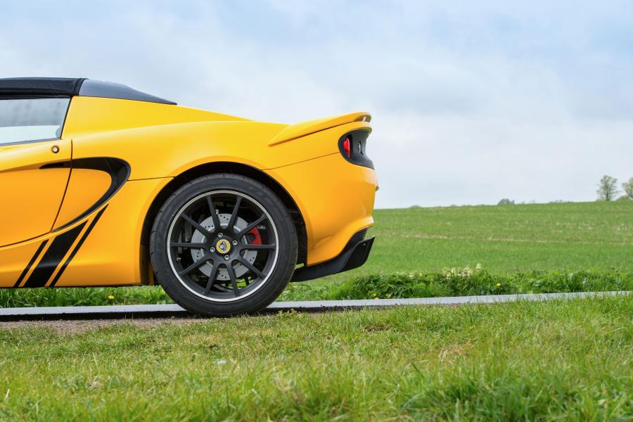 Детали экстерьера Lotus Elise Sprint 220 2017 года  (WW) (фото 37 из 40)